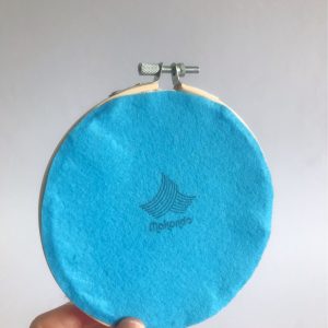 Tambour brodé , décoration murale. – Image 3