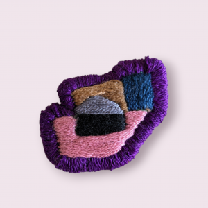 Broche moderne brodée à la main. – Image 3