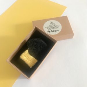 Broche brodée à la main – Image 4