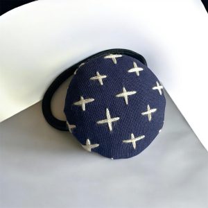 Elastique à cheveux.