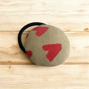 Elastique cheveux imprimé à la main.