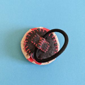 Elastique cheveux imprimé à la main. – Image 2