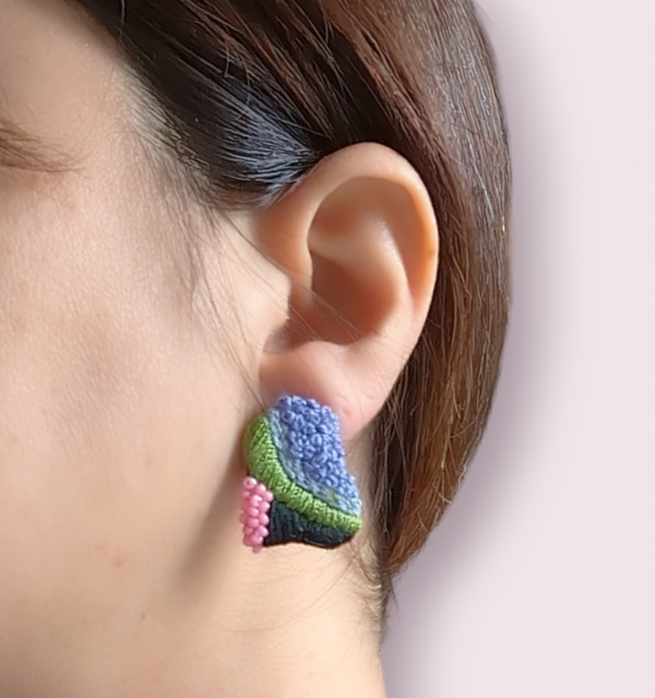 boucles d'oreilles broderie moderne