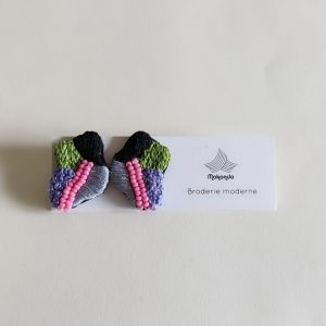 Boucle d'oreille puce brodée. – Image 5