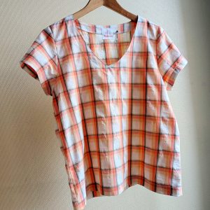 Haut col V manches courtes – tissu recyclé – Image 4