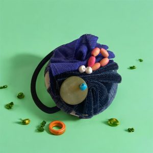 Élastique cheveux fait main.